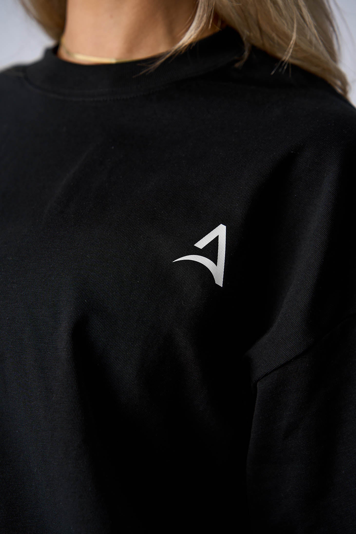 KLASYCZNA KOSZULKA OVERSIZE Czarna