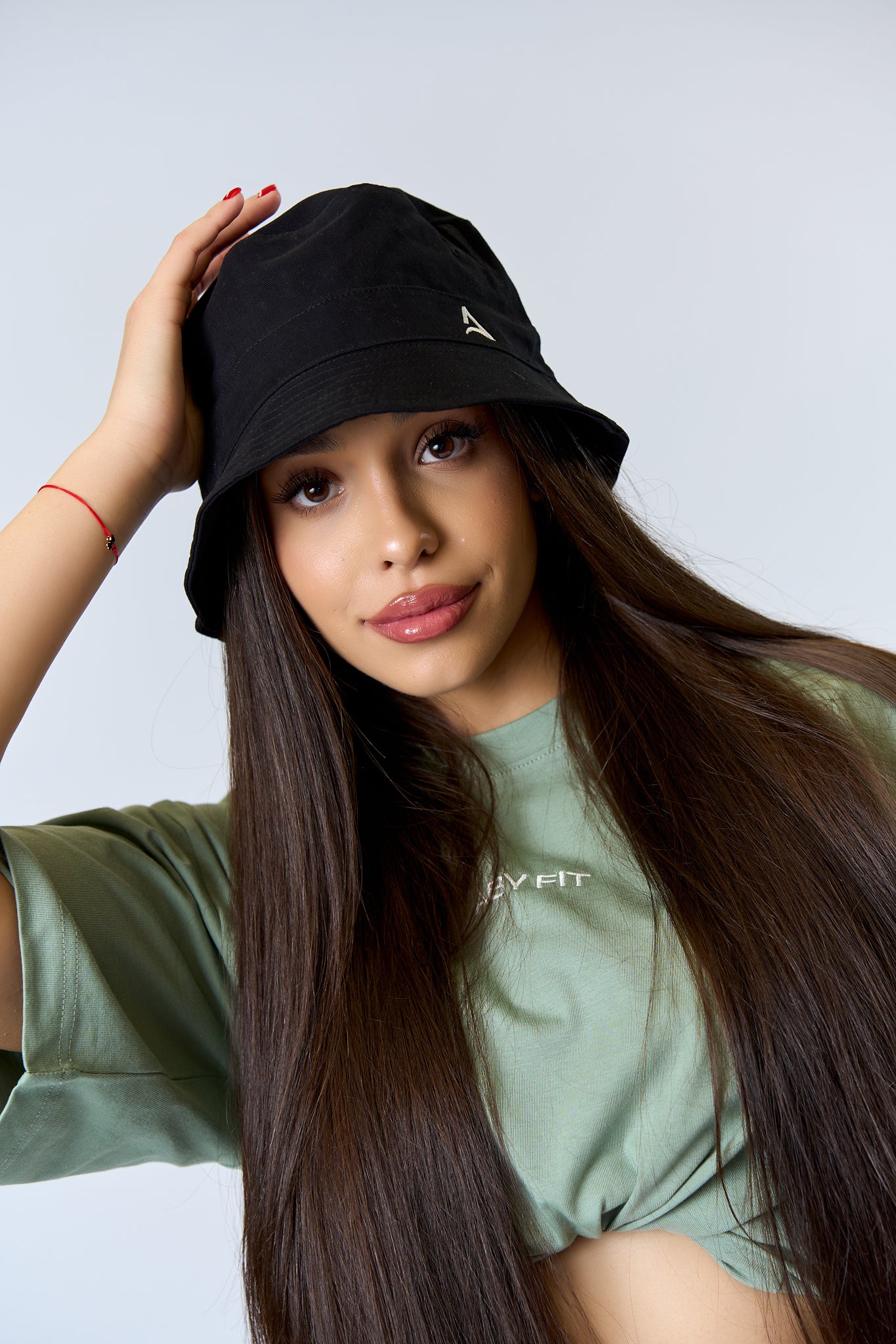 Czarny kapelusz typu BUCKET