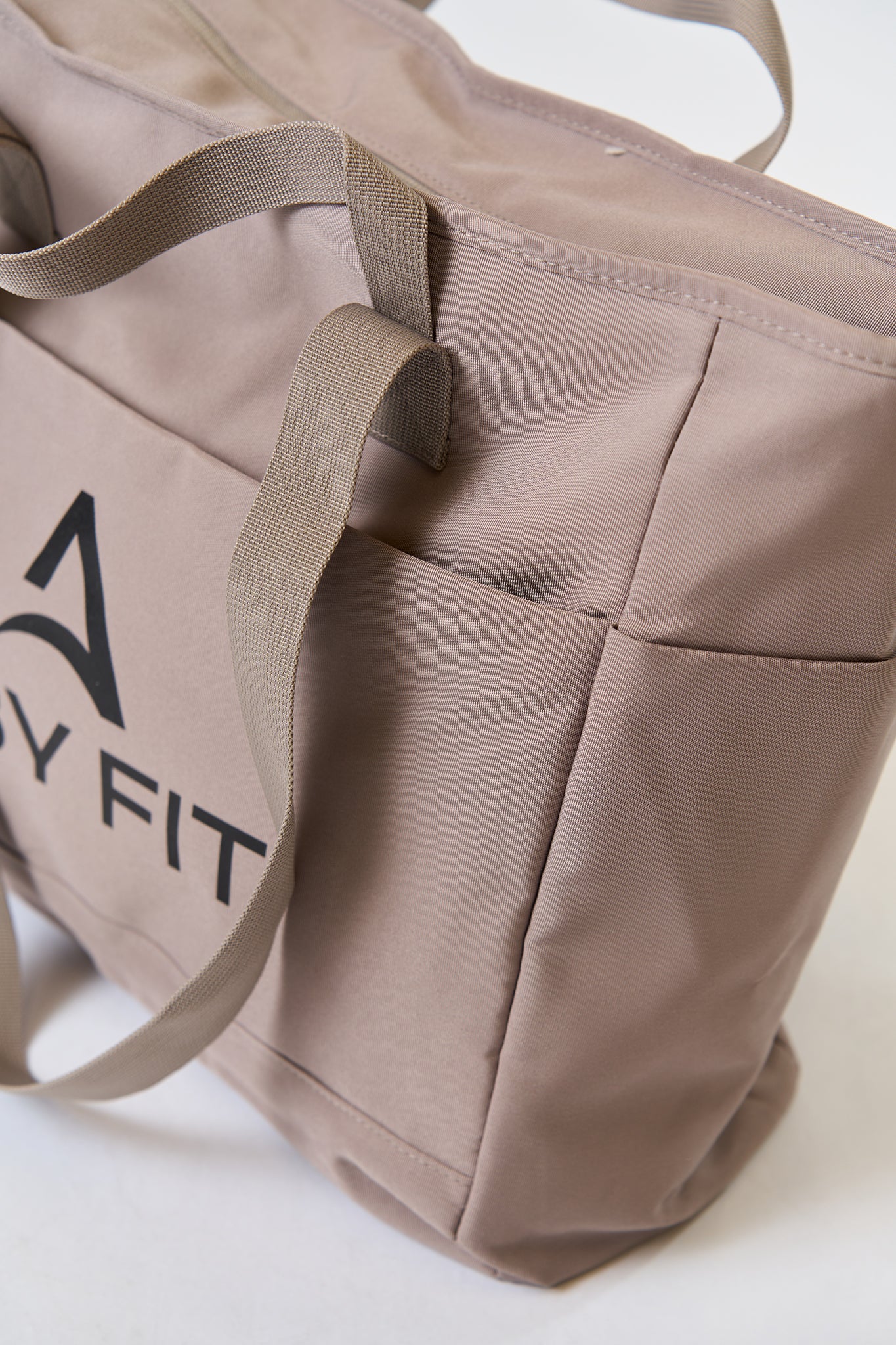 URBAN TOTE bag Brown