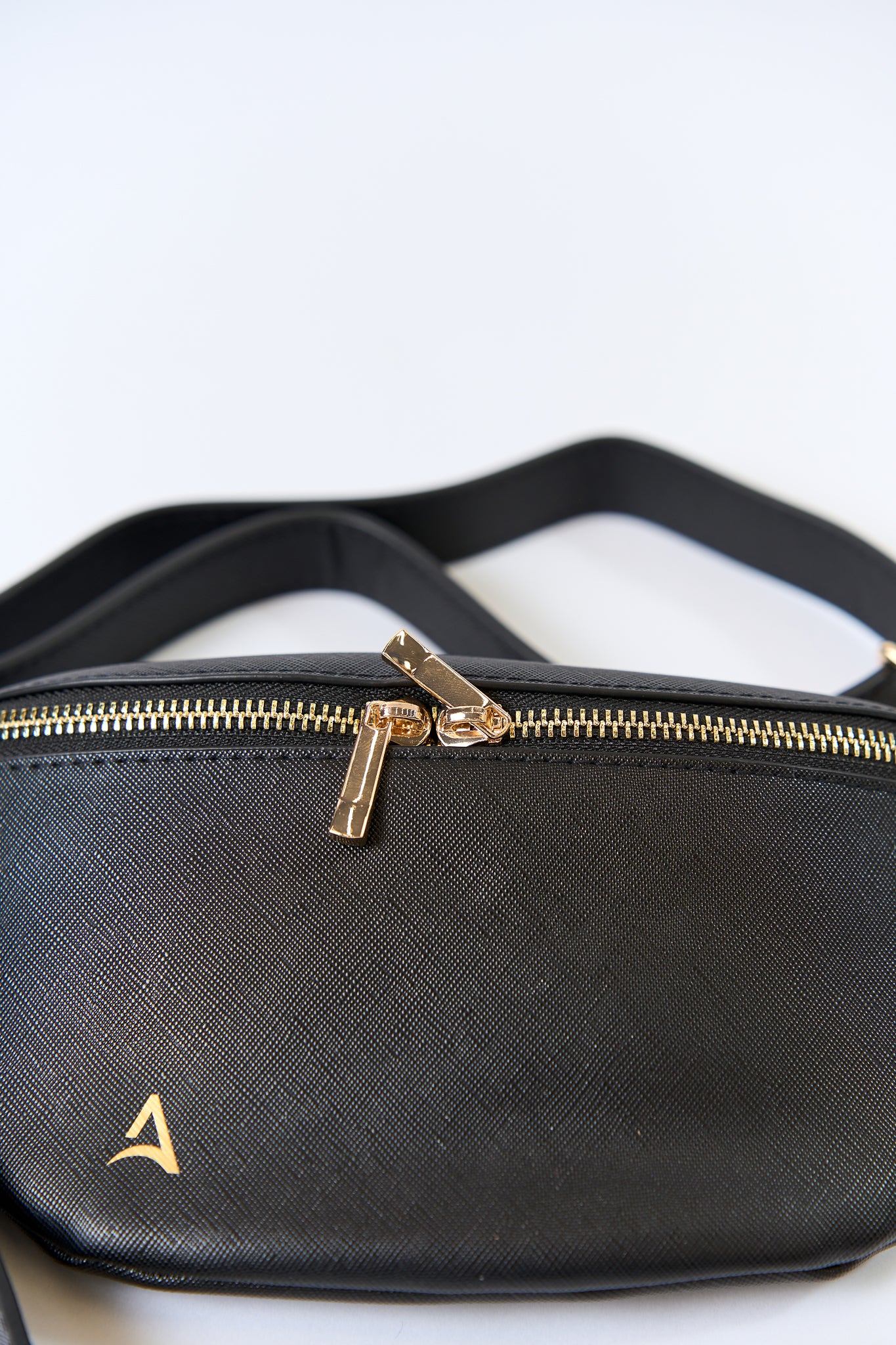 LUXE BELT Czarna torebka