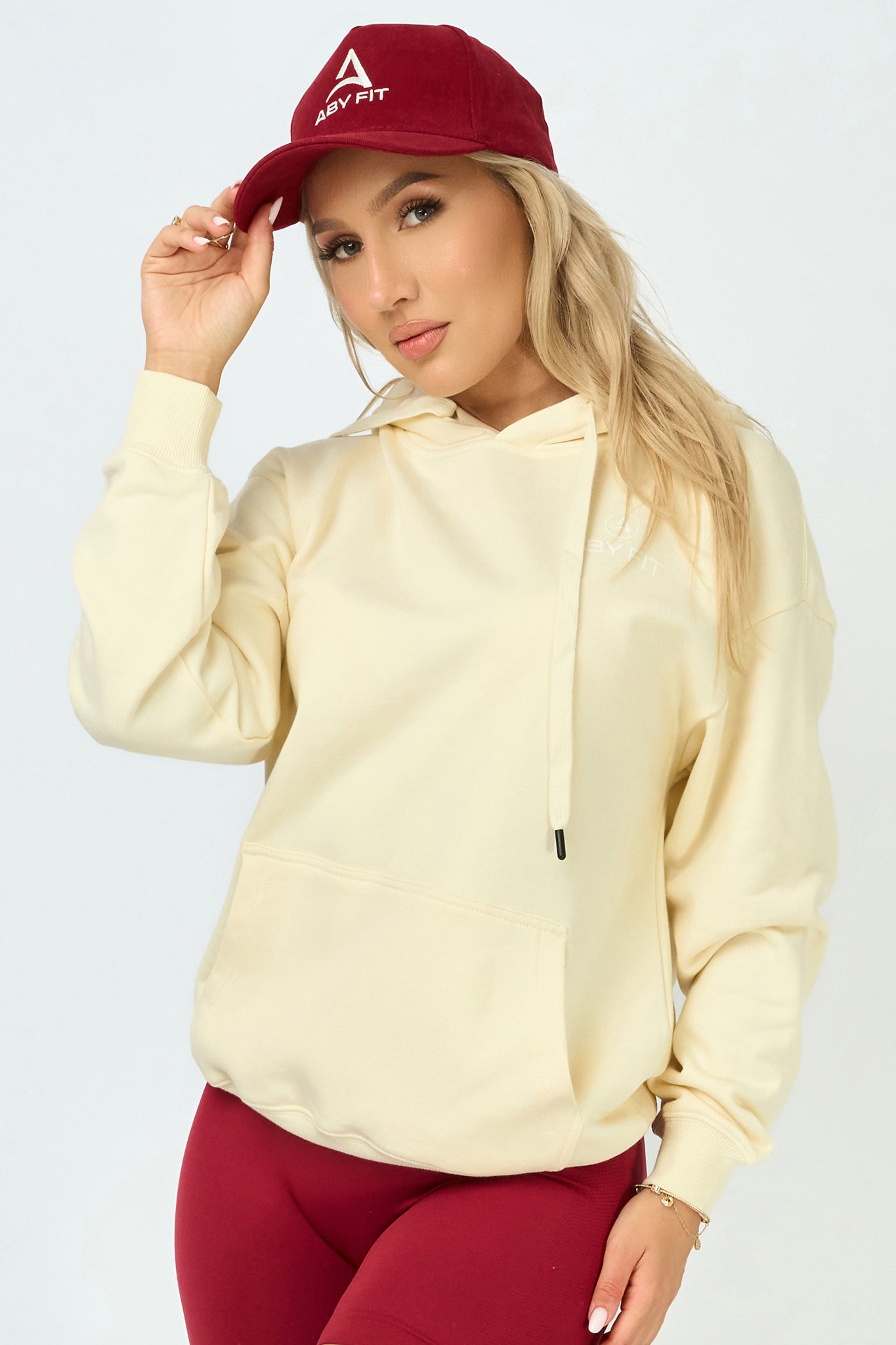 BIAŁA CZAPKA Z LOGO Cherry