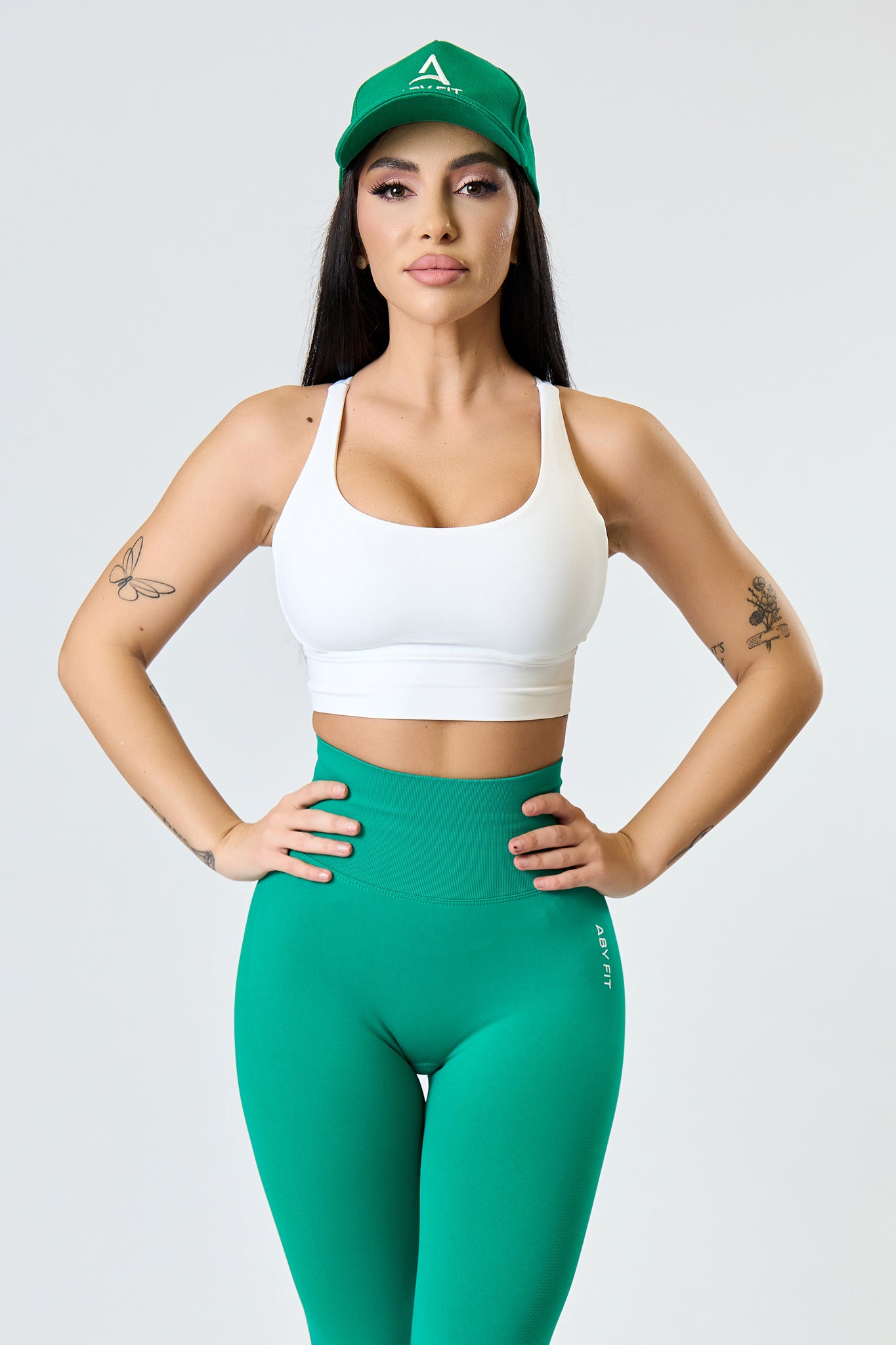 SOFT BY LUXURY Biały gorset z czarnym logo