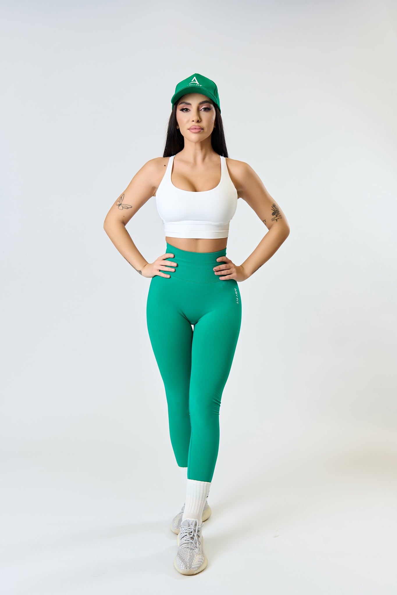 SOFT BY LUXURY Biały gorset z czarnym logo