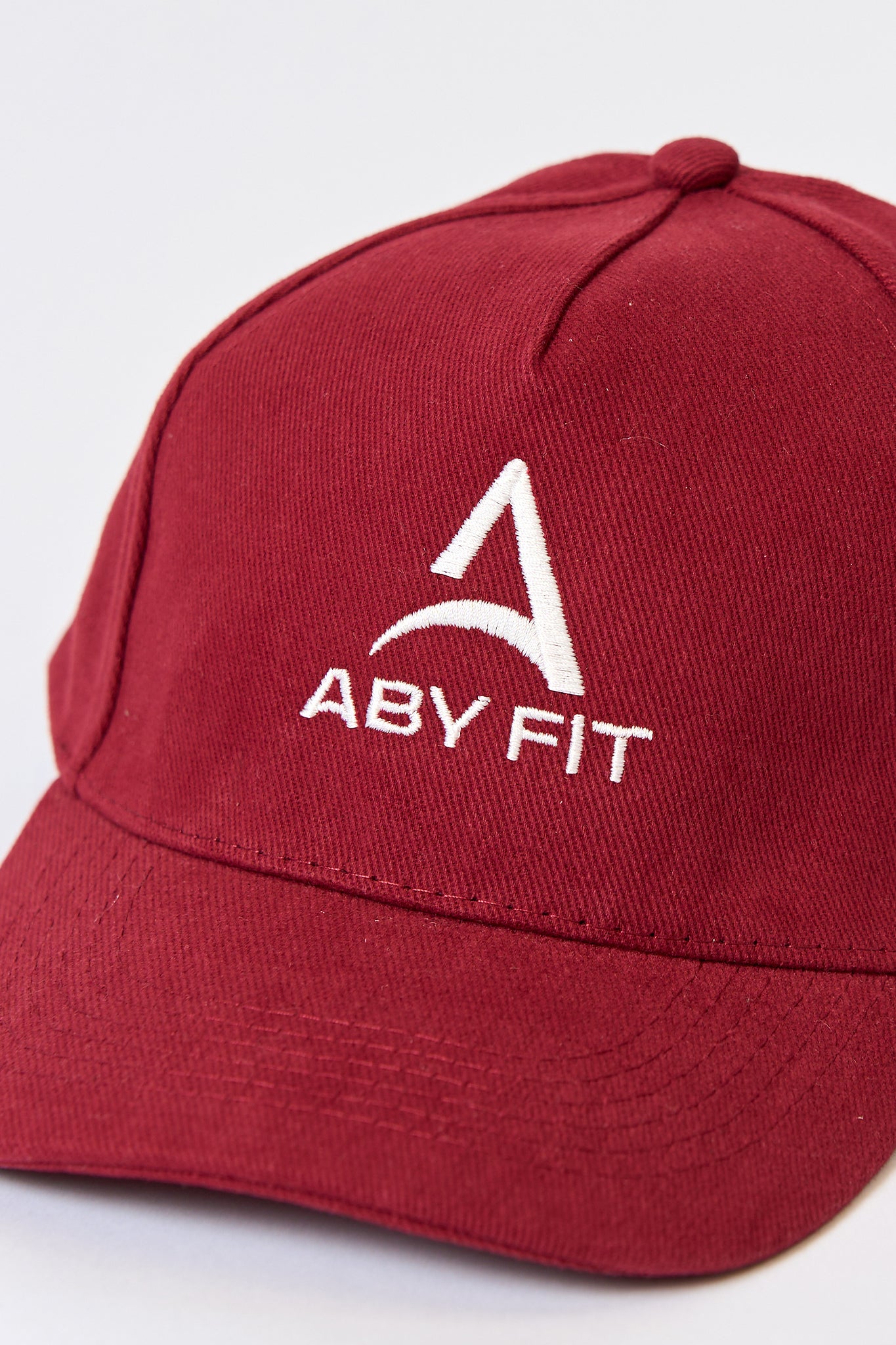 BIAŁA CZAPKA Z LOGO Cherry